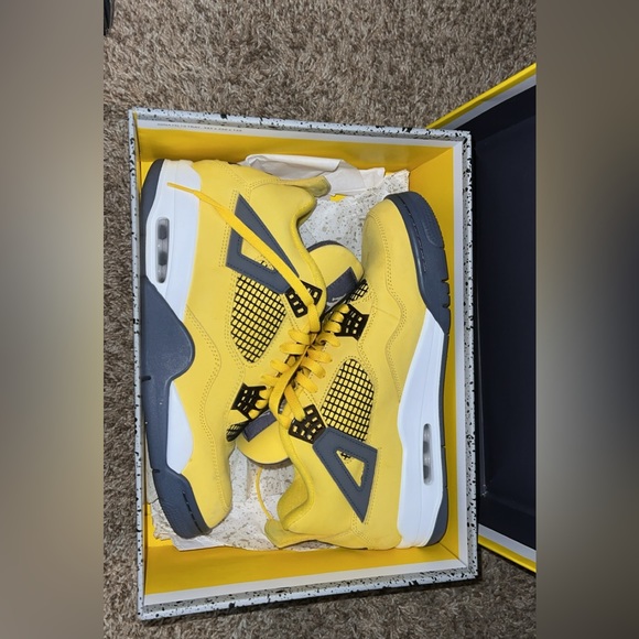 Jordan retro 4 (lightning) - Picture 1 of 6